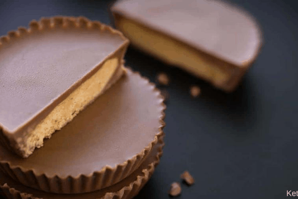 NO BAKE CHOCOLATE PEANUT BUTTER CUPS